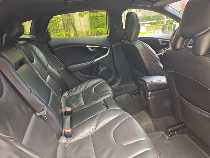 Volvo  V40 Rdesign旗艦版 | 新北市汽車商業同業公會｜TACA優良車商聯盟｜中古、二手車買車賣車公會認證保固