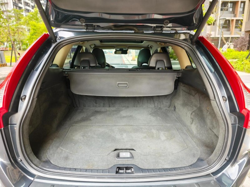 Volvo  XC60 ACC 旗艦版 里程保證 無待修 無漏油 無事故 無泡水 | 新北市汽車商業同業公會｜TACA優良車商聯盟｜中古、二手車買車賣車公會認證保固