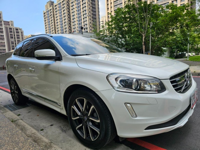 Volvo  XC60 實車實價 原鈑件 ACC旗艦版自動跟車 全景天窗 八安 電尾門 換檔快撥 | 新北市汽車商業同業公會｜TACA優良車商聯盟｜中古、二手車買車賣車公會認證保固