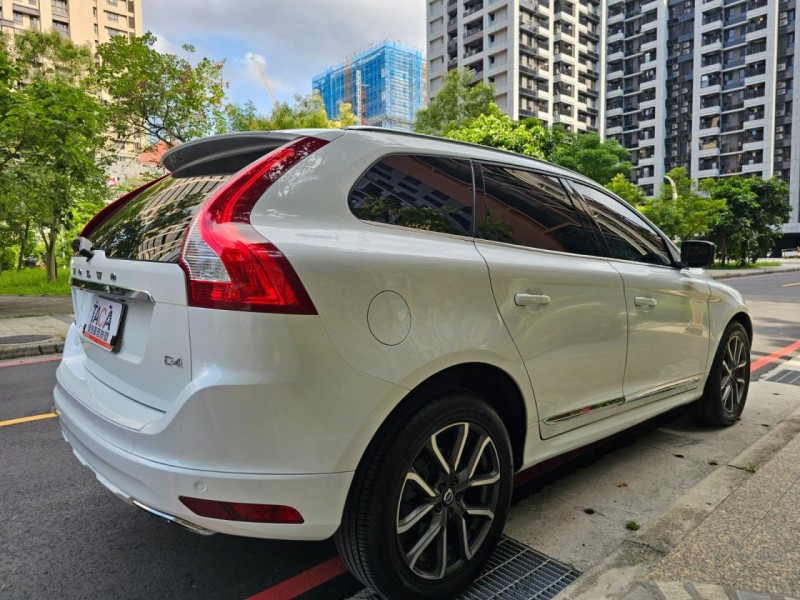 Volvo  XC60 實車實價 原鈑件 ACC旗艦版自動跟車 全景天窗 八安 電尾門 換檔快撥 | 新北市汽車商業同業公會｜TACA優良車商聯盟｜中古、二手車買車賣車公會認證保固