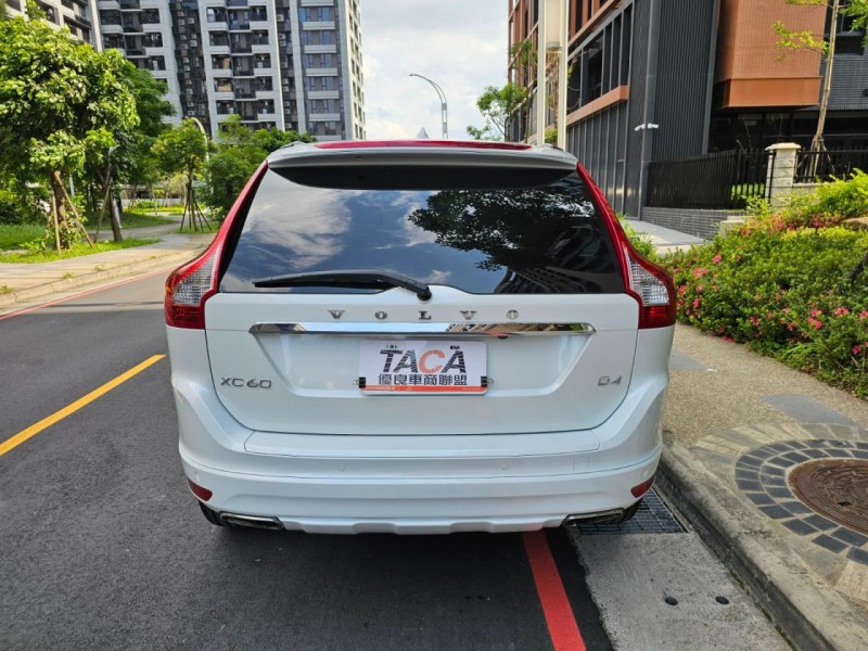 Volvo  XC60 實車實價 原鈑件 ACC旗艦版自動跟車 全景天窗 八安 電尾門 換檔快撥 | 新北市汽車商業同業公會｜TACA優良車商聯盟｜中古、二手車買車賣車公會認證保固