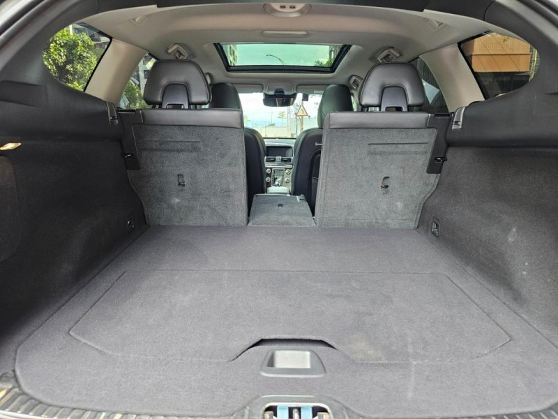 Volvo  XC60 實車實價 原鈑件 ACC旗艦版自動跟車 全景天窗 八安 電尾門 換檔快撥 | 新北市汽車商業同業公會｜TACA優良車商聯盟｜中古、二手車買車賣車公會認證保固