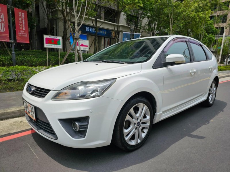 Ford/福特  Focus 2010TDCi 2.0五門運動旗艦款 白色 | 新北市汽車商業同業公會｜TACA優良車商聯盟｜中古、二手車買車賣車公會認證保固