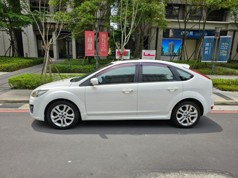 Ford/福特  Focus 2010TDCi 2.0五門運動旗艦款 白色 | 新北市汽車商業同業公會｜TACA優良車商聯盟｜中古、二手車買車賣車公會認證保固
