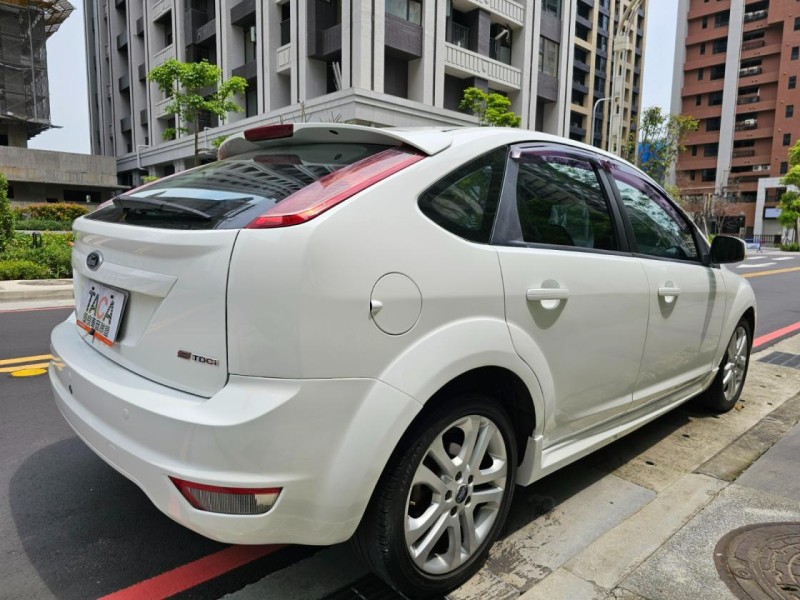 Ford/福特  Focus 2010TDCi 2.0五門運動旗艦款 白色 | 新北市汽車商業同業公會｜TACA優良車商聯盟｜中古、二手車買車賣車公會認證保固
