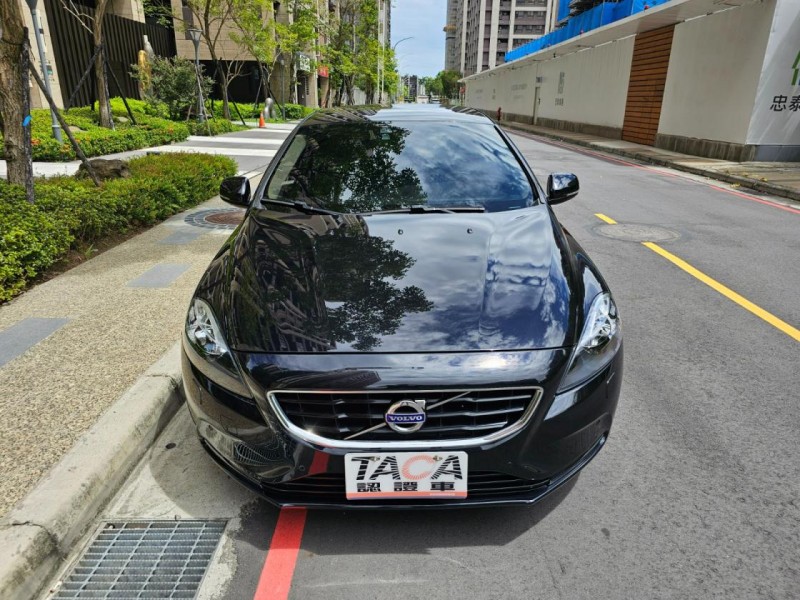 Volvo  V40 VOLVO V40 T4 原鈑件原漆 | 新北市汽車商業同業公會｜TACA優良車商聯盟｜中古、二手車買車賣車公會認證保固