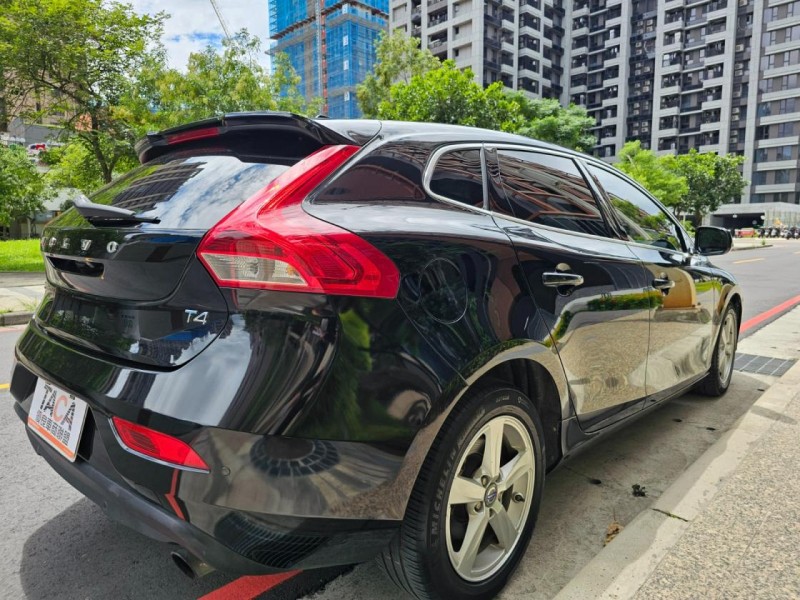 Volvo  V40 VOLVO V40 T4 原鈑件原漆 | 新北市汽車商業同業公會｜TACA優良車商聯盟｜中古、二手車買車賣車公會認證保固