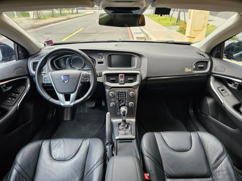 Volvo  V40 VOLVO V40 T4 原鈑件原漆 | 新北市汽車商業同業公會｜TACA優良車商聯盟｜中古、二手車買車賣車公會認證保固