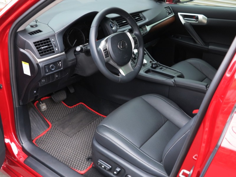 Lexus  CT200H Lexus CT200h 2012年 一手車 可認證 跑20000公里 | 新北市汽車商業同業公會｜TACA優良車商聯盟｜中古、二手車買車賣車公會認證保固
