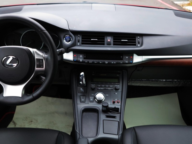 Lexus  CT200H Lexus CT200h 2012年 一手車 可認證 跑20000公里 | 新北市汽車商業同業公會｜TACA優良車商聯盟｜中古、二手車買車賣車公會認證保固