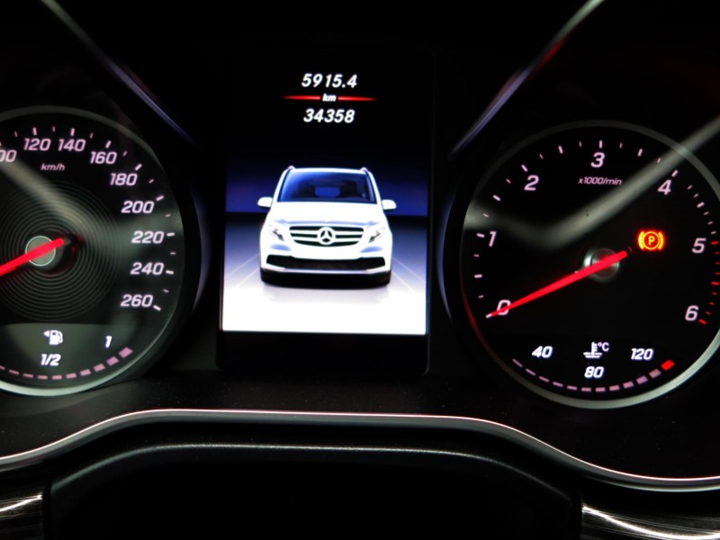 Mercedes-Benz/賓士   V-CLASS  V250d Benz (總代理)  V250d  2020年 跑30000公里 可認證 | 新北市汽車商業同業公會｜TACA優良車商聯盟｜中古、二手車買車賣車公會認證保固