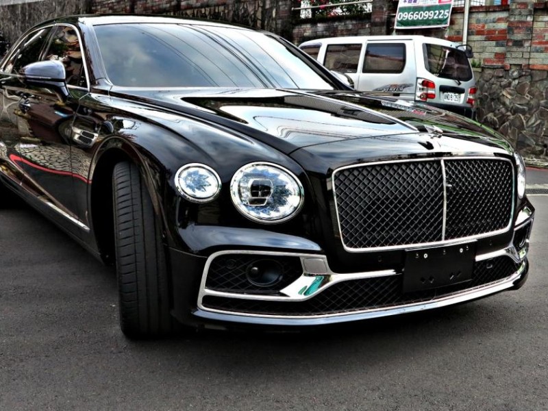 Bentley  Flying Spur BENTLEY(總代理)2024年 FLYING SPUR HYBRID | 新北市汽車商業同業公會｜TACA優良車商聯盟｜中古、二手車買車賣車公會認證保固