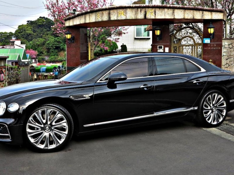 Bentley  Flying Spur BENTLEY(總代理)2024年 FLYING SPUR HYBRID | 新北市汽車商業同業公會｜TACA優良車商聯盟｜中古、二手車買車賣車公會認證保固