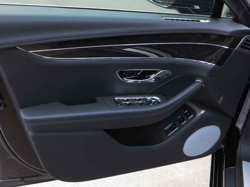 Bentley  Flying Spur BENTLEY(總代理)2024年 FLYING SPUR HYBRID | 新北市汽車商業同業公會｜TACA優良車商聯盟｜中古、二手車買車賣車公會認證保固