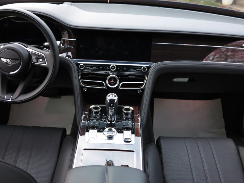 Bentley  Flying Spur BENTLEY(總代理)2024年 FLYING SPUR HYBRID | 新北市汽車商業同業公會｜TACA優良車商聯盟｜中古、二手車買車賣車公會認證保固