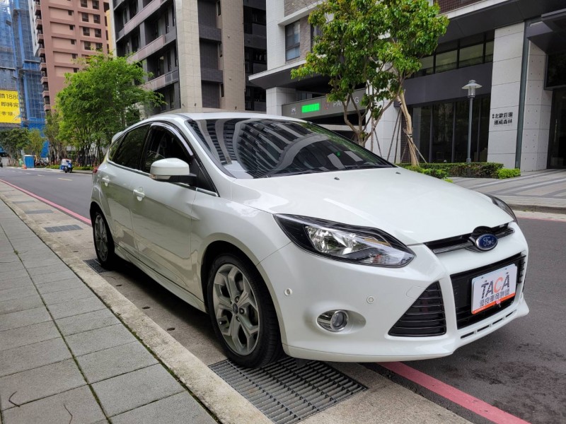 Ford/福特  Focus 2015年F0RD Focus  2.0運動型五門(MK3)跑9.4萬公里天窗原廠保養紀錄  售36.8萬 | 新北市汽車商業同業公會｜TACA優良車商聯盟｜中古、二手車買車賣車公會認證保固