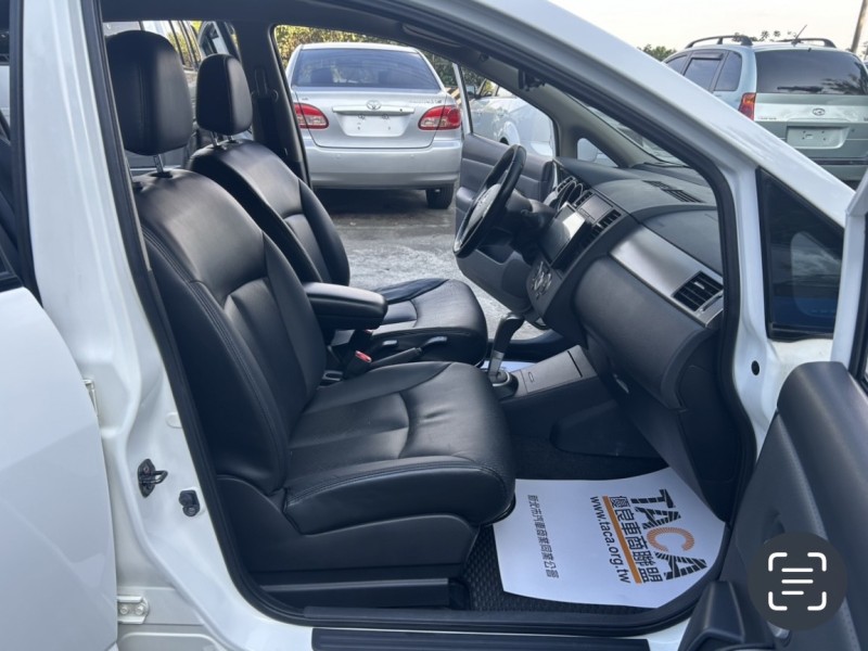 Nissan  Tiida ~TACA優良車商~*(小林汽車)* 正2011年 NISSAN TIIDA 日產 鐵達 1.8 白色 五門 I-KEY 安卓 黑內裝 | 新北市汽車商業同業公會｜TACA優良車商聯盟｜中古、二手車買車賣車公會認證保固