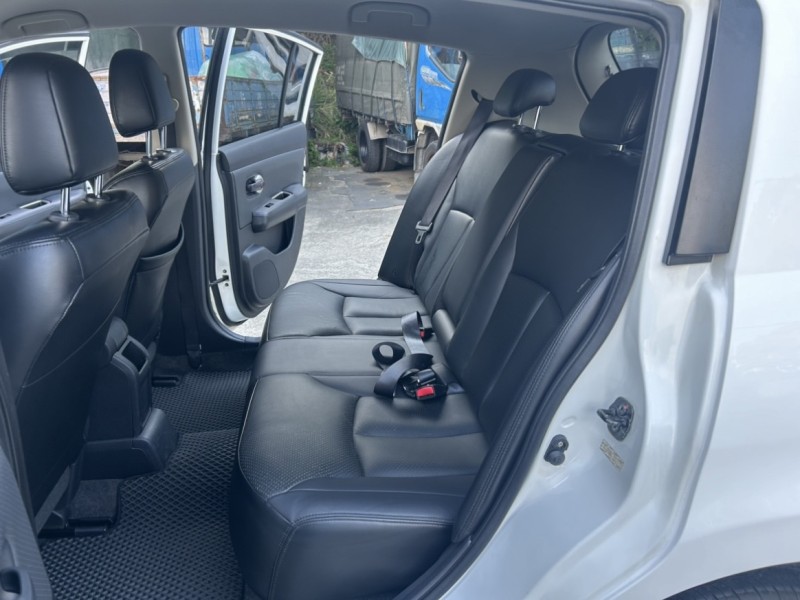 Nissan  Tiida ~TACA優良車商~*(小林汽車)* 正2011年 NISSAN TIIDA 日產 鐵達 1.8 白色 五門 I-KEY 安卓 黑內裝 | 新北市汽車商業同業公會｜TACA優良車商聯盟｜中古、二手車買車賣車公會認證保固
