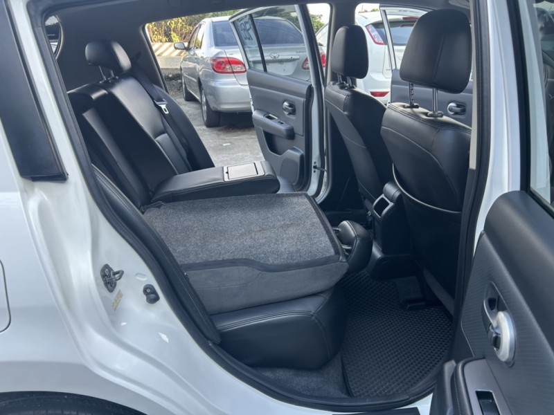 Nissan  Tiida ~TACA優良車商~*(小林汽車)* 正2011年 NISSAN TIIDA 日產 鐵達 1.8 白色 五門 I-KEY 安卓 黑內裝 | 新北市汽車商業同業公會｜TACA優良車商聯盟｜中古、二手車買車賣車公會認證保固