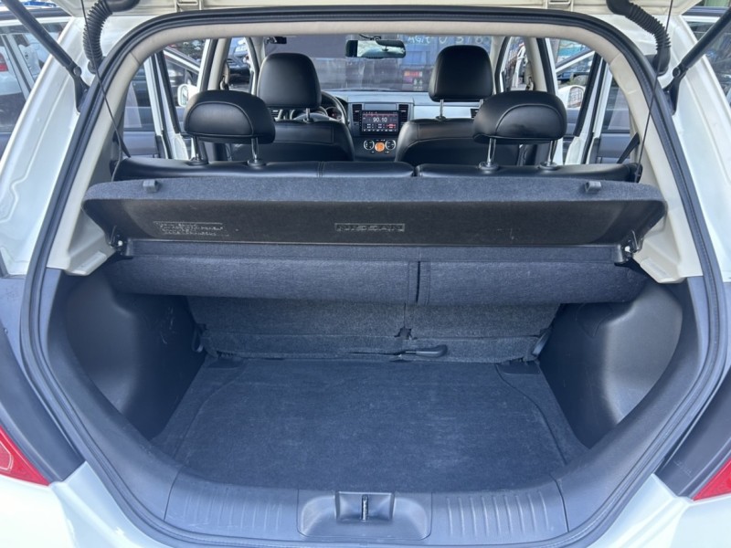 Nissan  Tiida ~TACA優良車商~*(小林汽車)* 正2011年 NISSAN TIIDA 日產 鐵達 1.8 白色 五門 I-KEY 安卓 黑內裝 | 新北市汽車商業同業公會｜TACA優良車商聯盟｜中古、二手車買車賣車公會認證保固