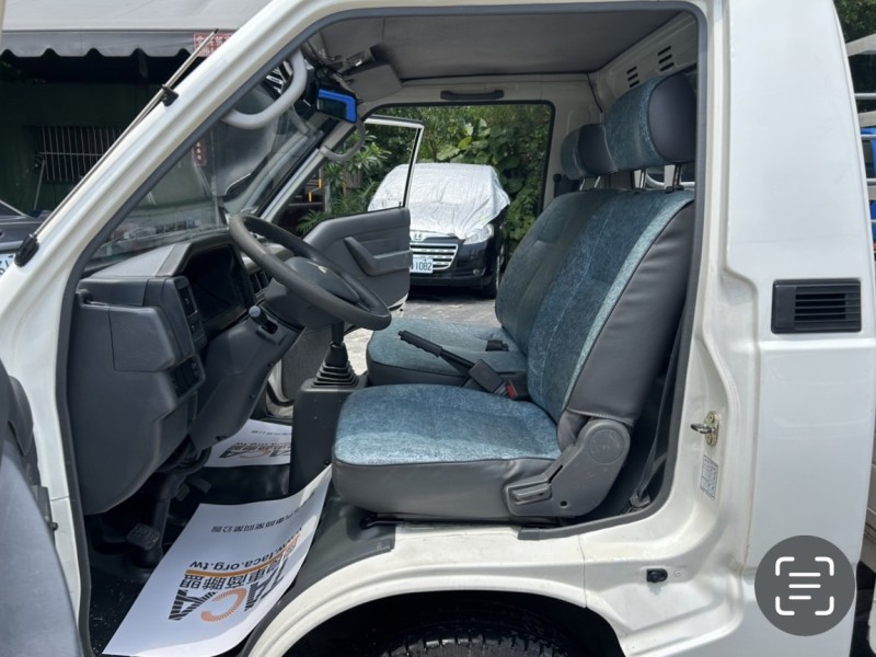 Mitsubishi  Delica ~TACA優良車商~*(小林汽車)* 正2015年 MITSUBISHI DELICA 三菱 得利卡 2.4 白色 貨車 木床 手排 貨架 倒車影像 | 新北市汽車商業同業公會｜TACA優良車商聯盟｜中古、二手車買車賣車公會認證保固