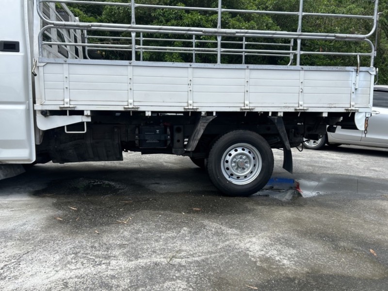 Mitsubishi  Delica ~TACA優良車商~*(小林汽車)* 正2015年 MITSUBISHI DELICA 三菱 得利卡 2.4 白色 貨車 木床 手排 貨架 倒車影像 | 新北市汽車商業同業公會｜TACA優良車商聯盟｜中古、二手車買車賣車公會認證保固