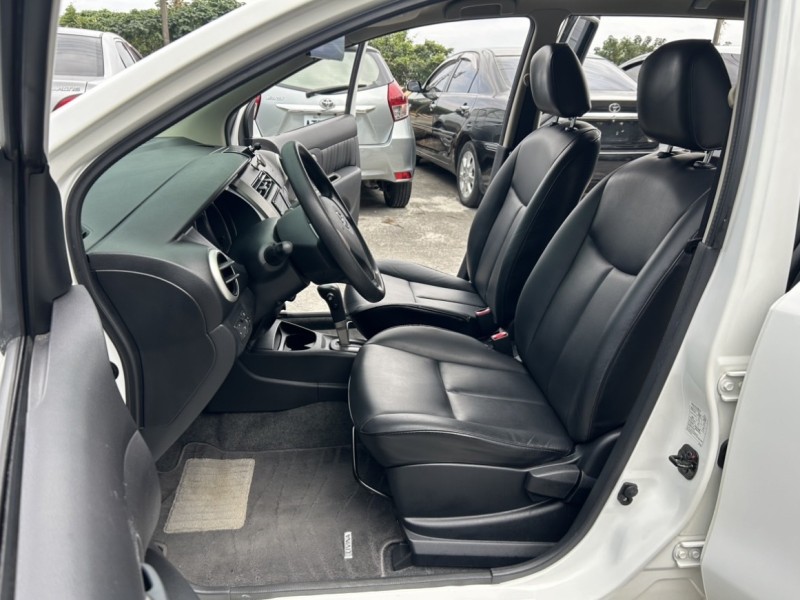Nissan  Livina ~TACA優良車商~*(小林汽車)* 正2012年 NISSAN LIVINA 日產 樂薇娜 1.6 白色 DVD 黑內裝 | 新北市汽車商業同業公會｜TACA優良車商聯盟｜中古、二手車買車賣車公會認證保固