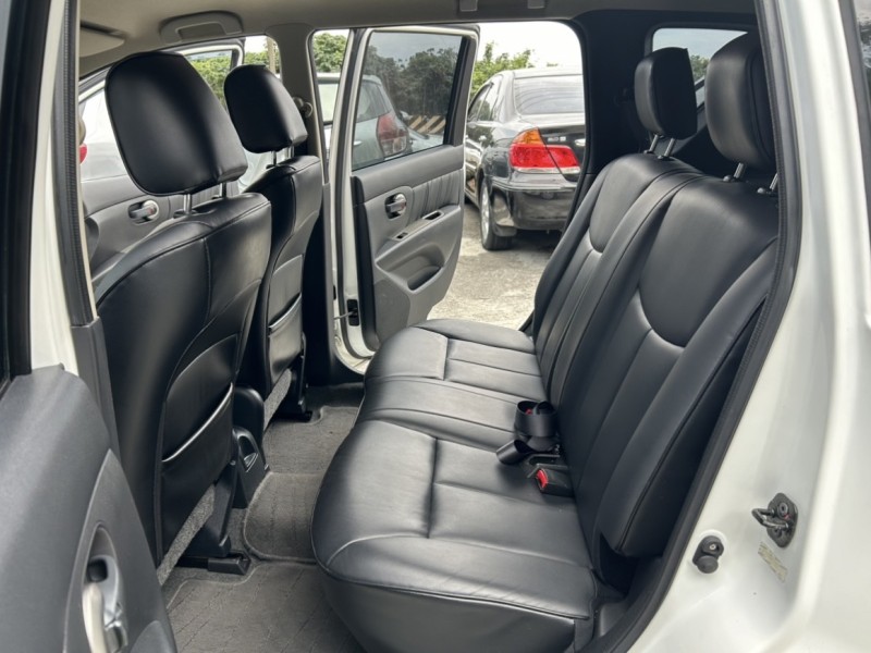 Nissan  Livina ~TACA優良車商~*(小林汽車)* 正2012年 NISSAN LIVINA 日產 樂薇娜 1.6 白色 DVD 黑內裝 | 新北市汽車商業同業公會｜TACA優良車商聯盟｜中古、二手車買車賣車公會認證保固
