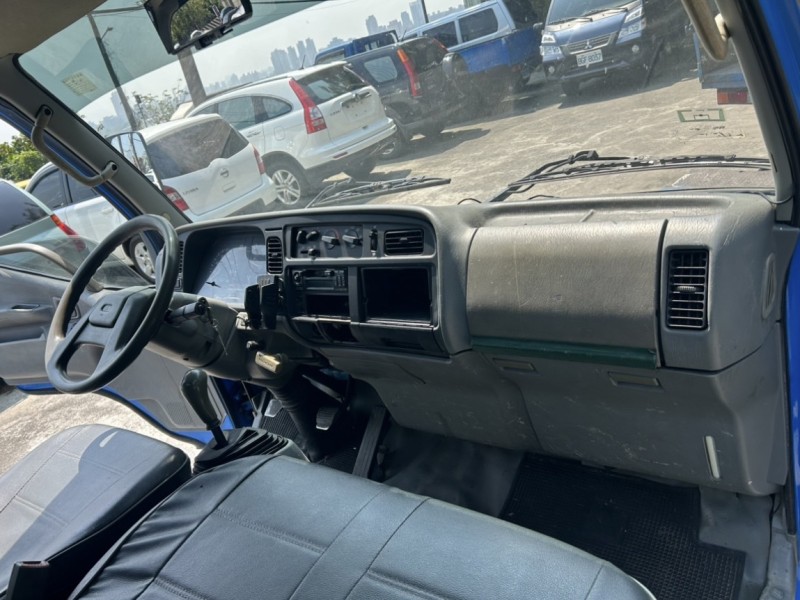 Mitsubishi  Canter ~TACA優良車商~*(小林汽車)* 正2005年 MITSUBISHI CANTER 三菱 堅達 2.8 藍色 貨車 三期 木床 尾門 標準斗 柴油 渦輪 六輪 手排 三噸半 | 新北市汽車商業同業公會｜TACA優良車商聯盟｜中古、二手車買車賣車公會認證保固