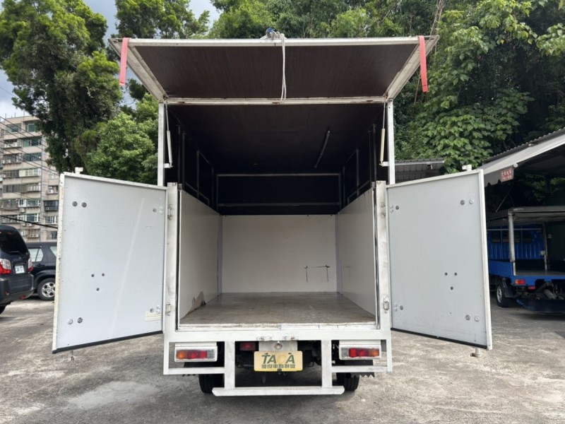 Mitsubishi  Delica ~TACA優良車商~*(小林汽車)* 僅跑10萬 正2012年 MITSUBISHI DELICA 三菱 得利卡 2.4 貨車 背廂 升降廂 手排 | 新北市汽車商業同業公會｜TACA優良車商聯盟｜中古、二手車買車賣車公會認證保固