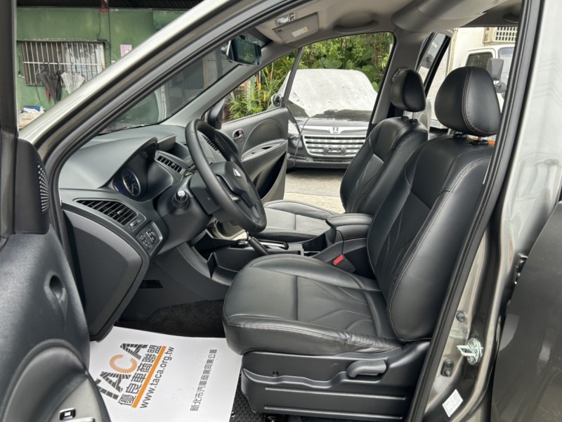 Mitsubishi  Zinger ~TACA優良車商~*(小林汽車)* 正2021年 MITSUBISHI ZINGER 三菱 勁哥 2.4 3.5代 灰色 後出風口 定速 自排 | 新北市汽車商業同業公會｜TACA優良車商聯盟｜中古、二手車買車賣車公會認證保固