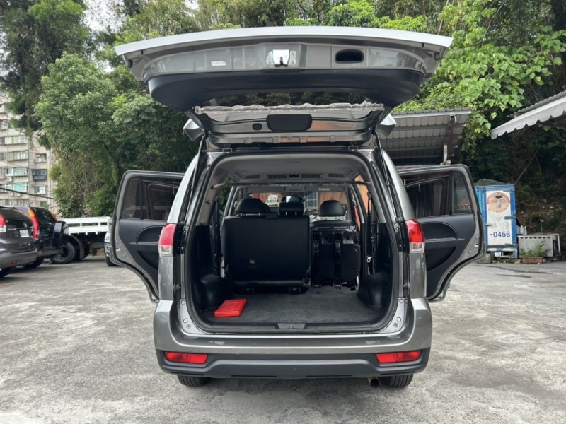 Mitsubishi  Zinger ~TACA優良車商~*(小林汽車)* 正2021年 MITSUBISHI ZINGER 三菱 勁哥 2.4 3.5代 灰色 後出風口 定速 自排 | 新北市汽車商業同業公會｜TACA優良車商聯盟｜中古、二手車買車賣車公會認證保固