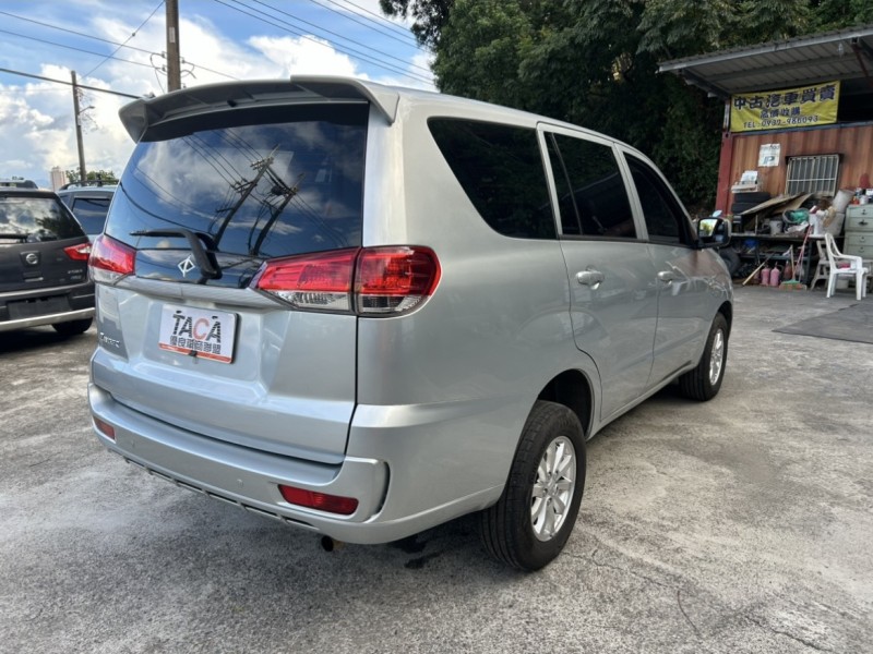Mitsubishi  Zinger ~TACA優良車商~*(小林汽車)* 正2018年 MITSUBISHI ZINGER 三菱 勁哥 2.4 3.5代 銀色 後出風口 定速 自排 | 新北市汽車商業同業公會｜TACA優良車商聯盟｜中古、二手車買車賣車公會認證保固