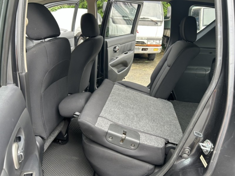 Nissan  Livina ~TACA優良車商~*(小林汽車)* 僅跑6萬 正2014年 NISSAN LIVINA 日產 樂薇娜 1.6 灰色 黑內裝 二代 旅行架 護板 | 新北市汽車商業同業公會｜TACA優良車商聯盟｜中古、二手車買車賣車公會認證保固