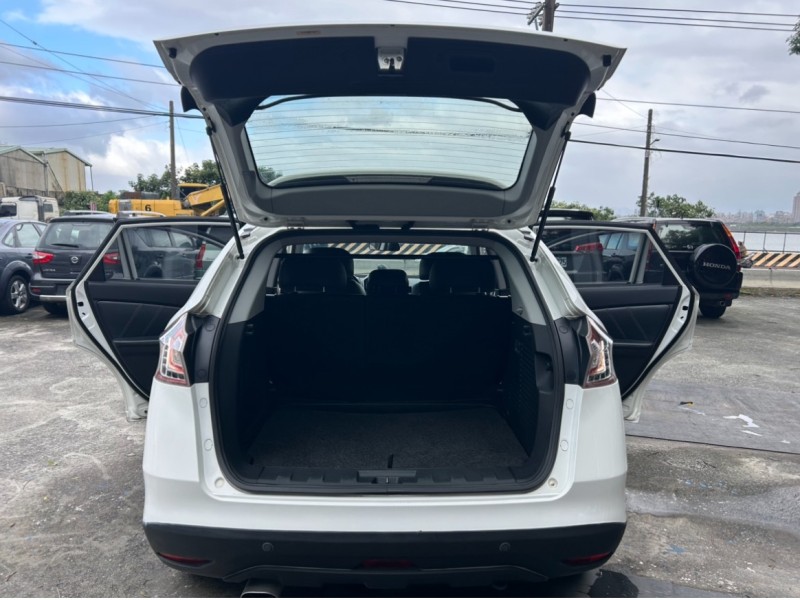 Luxgen  U6 Turbo ~TACA優良車商~*(小林汽車)* 僅跑9萬 正2014年 納智捷 LUXGEN U6 1.8 白色 天窗 TURBO | 新北市汽車商業同業公會｜TACA優良車商聯盟｜中古、二手車買車賣車公會認證保固