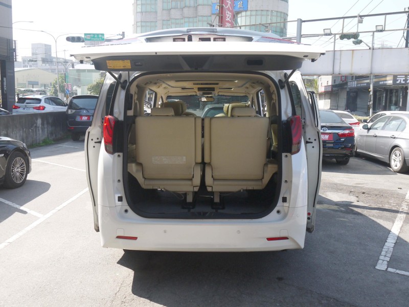 Toyota  ALPHARD 一手車 僅跑8萬  頭等艙第二排座椅 左右雙電滑門 TOYOTA ALPHARD 阿發 | 新北市汽車商業同業公會｜TACA優良車商聯盟｜中古、二手車買車賣車公會認證保固