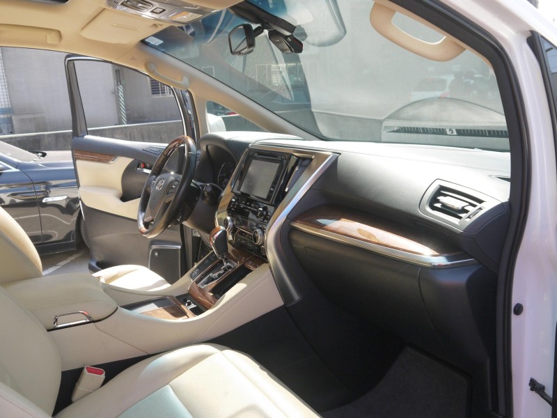 Toyota  ALPHARD 一手車 僅跑8萬  頭等艙第二排座椅 左右雙電滑門 TOYOTA ALPHARD 阿發 | 新北市汽車商業同業公會｜TACA優良車商聯盟｜中古、二手車買車賣車公會認證保固