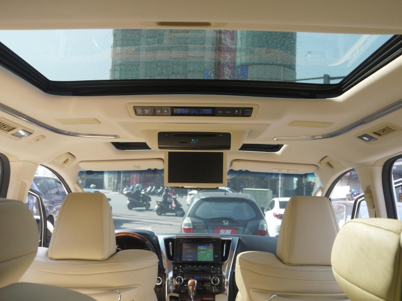 Toyota  ALPHARD 一手車 僅跑8萬  頭等艙第二排座椅 左右雙電滑門 TOYOTA ALPHARD 阿發 | 新北市汽車商業同業公會｜TACA優良車商聯盟｜中古、二手車買車賣車公會認證保固