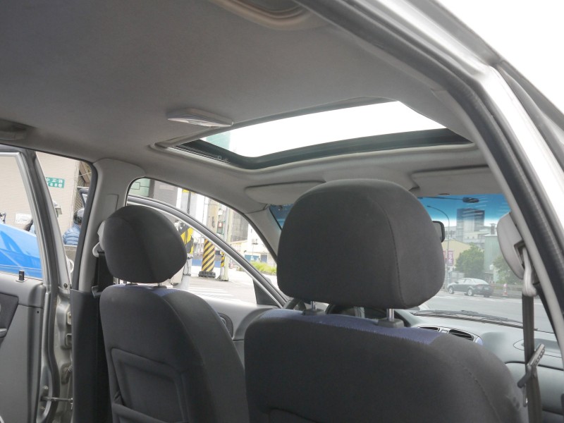 Ford/福特  Tierra 優質代步車 內裝顧的不錯 冷氣會冷 有天窗 藍黑雙色內裝 FORD TIERRA 1.6 | 新北市汽車商業同業公會｜TACA優良車商聯盟｜中古、二手車買車賣車公會認證保固