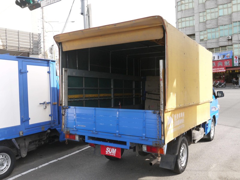 Mitsubishi  Delica 伸縮帆布 原廠保養 僅跑10萬 一手車 車況極佳 2019年 得利卡 貨車 | 新北市汽車商業同業公會｜TACA優良車商聯盟｜中古、二手車買車賣車公會認證保固
