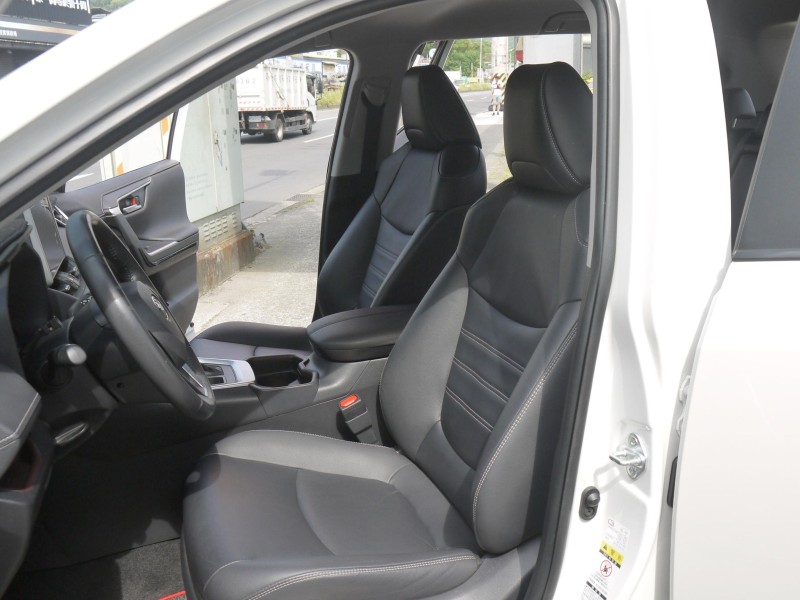 Toyota  RAV4 旗艦版 360度環景 電動尾門 一手車 原廠保養 里程保證 RAV4 2.0 | 新北市汽車商業同業公會｜TACA優良車商聯盟｜中古、二手車買車賣車公會認證保固