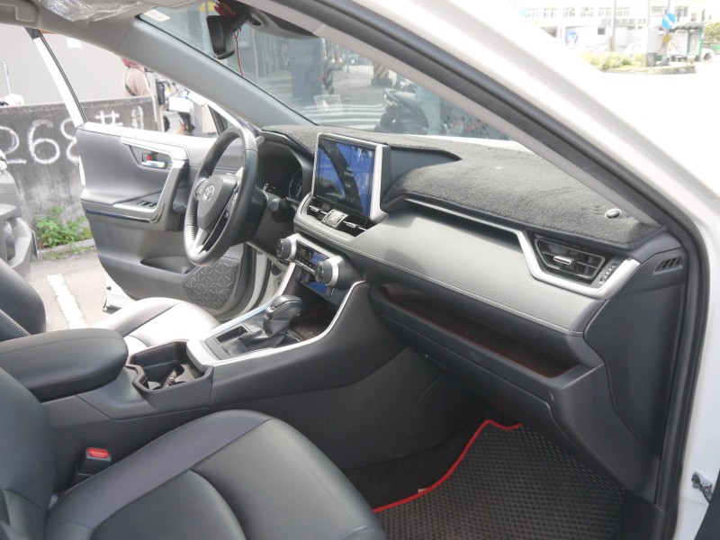 Toyota  RAV4 旗艦版 360度環景 電動尾門 一手車 原廠保養 里程保證 RAV4 2.0 | 新北市汽車商業同業公會｜TACA優良車商聯盟｜中古、二手車買車賣車公會認證保固