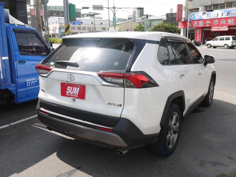 Toyota  RAV4 旗艦版 360度環景 電動尾門 一手車 原廠保養 里程保證 RAV4 2.0 | 新北市汽車商業同業公會｜TACA優良車商聯盟｜中古、二手車買車賣車公會認證保固