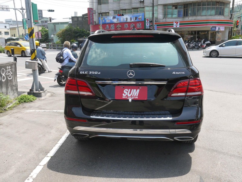 Mercedes-Benz/賓士   GLE-CLASS  GLE350d 省油  大馬力 360度環景 安卓影音 電動尾門 舒適大空間 GLE 350d | 新北市汽車商業同業公會｜TACA優良車商聯盟｜中古、二手車買車賣車公會認證保固