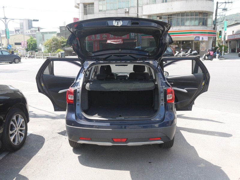 Suzuki  SX4 僅跑3萬 原廠保養 車況極佳 省油好開 7具氣囊 換檔撥片 SX4 1.4渦輪  | 新北市汽車商業同業公會｜TACA優良車商聯盟｜中古、二手車買車賣車公會認證保固