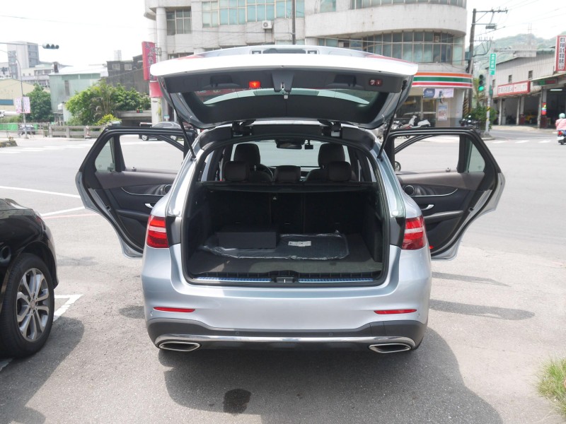 Mercedes-Benz/賓士   GLC-CLASS  GLC250 運動版 全景天窗 23P AMG套件 360度環景 盲點 摸門 總代理 GLC250  | 新北市汽車商業同業公會｜TACA優良車商聯盟｜中古、二手車買車賣車公會認證保固
