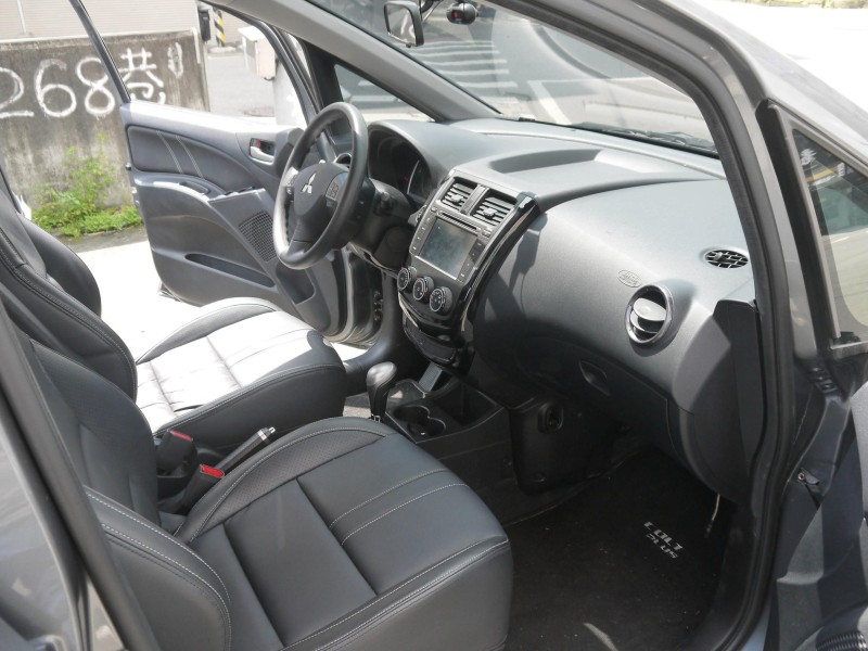 Mitsubishi  Colt Plus 僅跑4萬 原廠保養 頂級版 電動尾門 IKEY免鑰匙 定速 盲點 COLTPLUS | 新北市汽車商業同業公會｜TACA優良車商聯盟｜中古、二手車買車賣車公會認證保固
