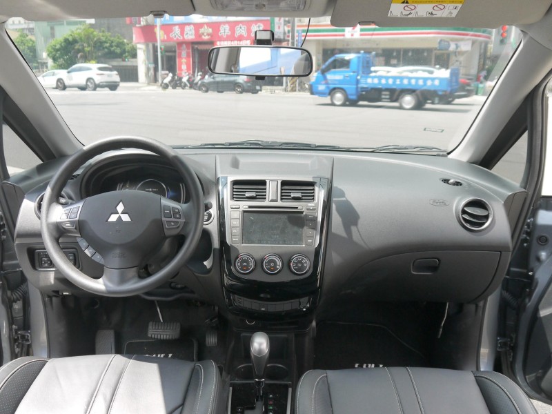 Mitsubishi  Colt Plus 僅跑4萬 原廠保養 頂級版 電動尾門 IKEY免鑰匙 定速 盲點 COLTPLUS | 新北市汽車商業同業公會｜TACA優良車商聯盟｜中古、二手車買車賣車公會認證保固