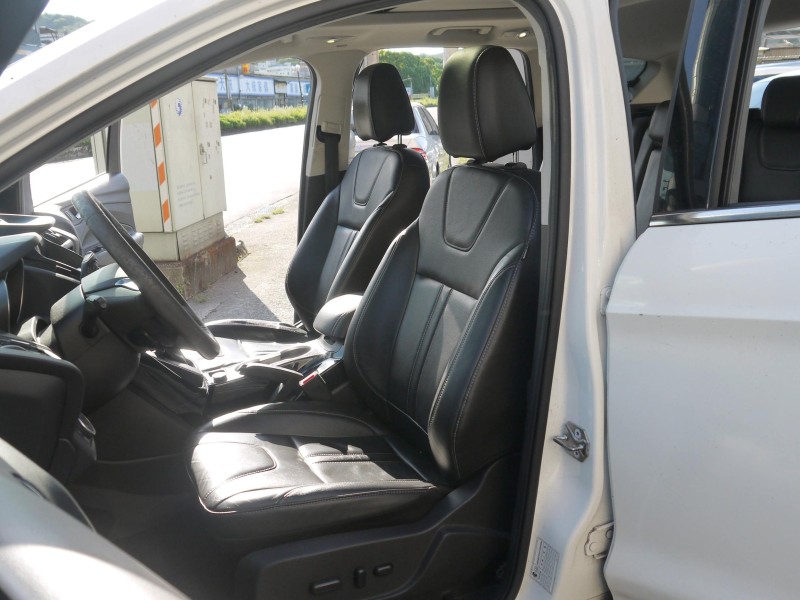 Ford/福特  Kuga 4WD 僅跑10萬 里程保證 電動尾門 全景天窗 新車價119.8萬 KUGA | 新北市汽車商業同業公會｜TACA優良車商聯盟｜中古、二手車買車賣車公會認證保固