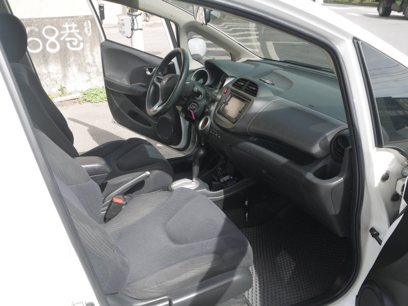 Honda  FIT 空力套件組 定速 恆溫 影音 省油大空間 妥善率佳 里程保證 FIT 1.5 | 新北市汽車商業同業公會｜TACA優良車商聯盟｜中古、二手車買車賣車公會認證保固